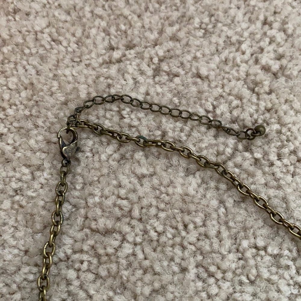 Flower necklace - Picture 3 of 3
